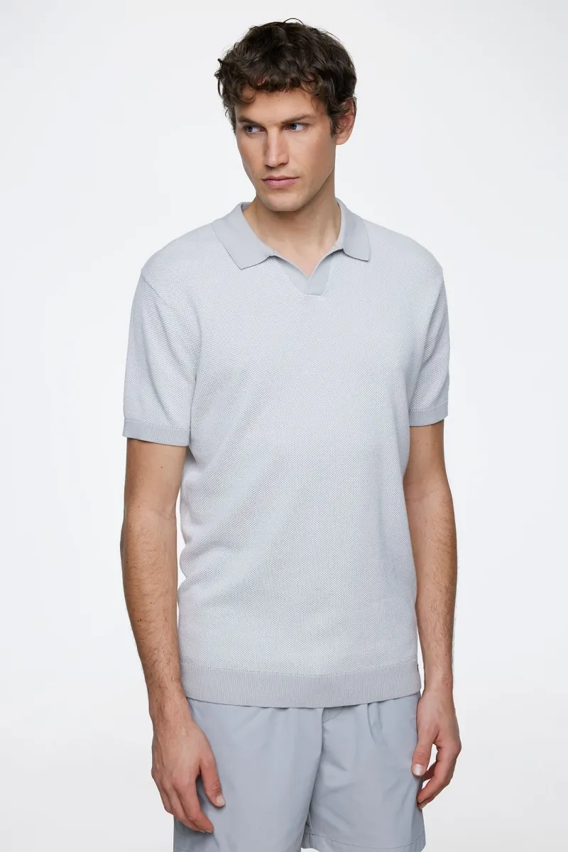 Polo no button