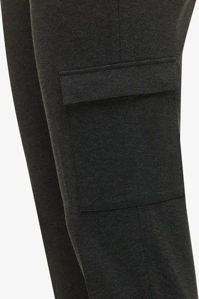 Dynamic Cargo | Zwart