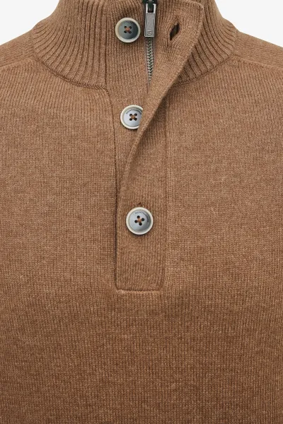 Buttoned Turtle Zip | Camel