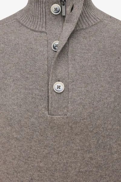 Buttoned Turtle Zip | Taupe