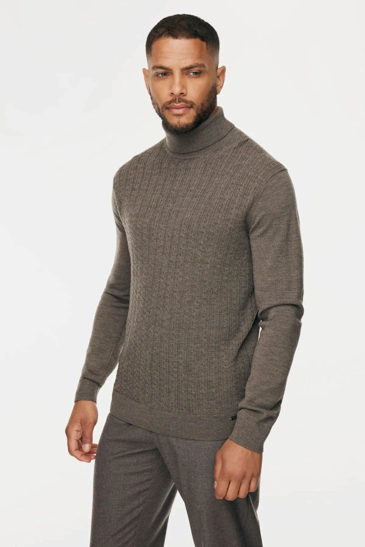 Cable Rollneck | Bruin