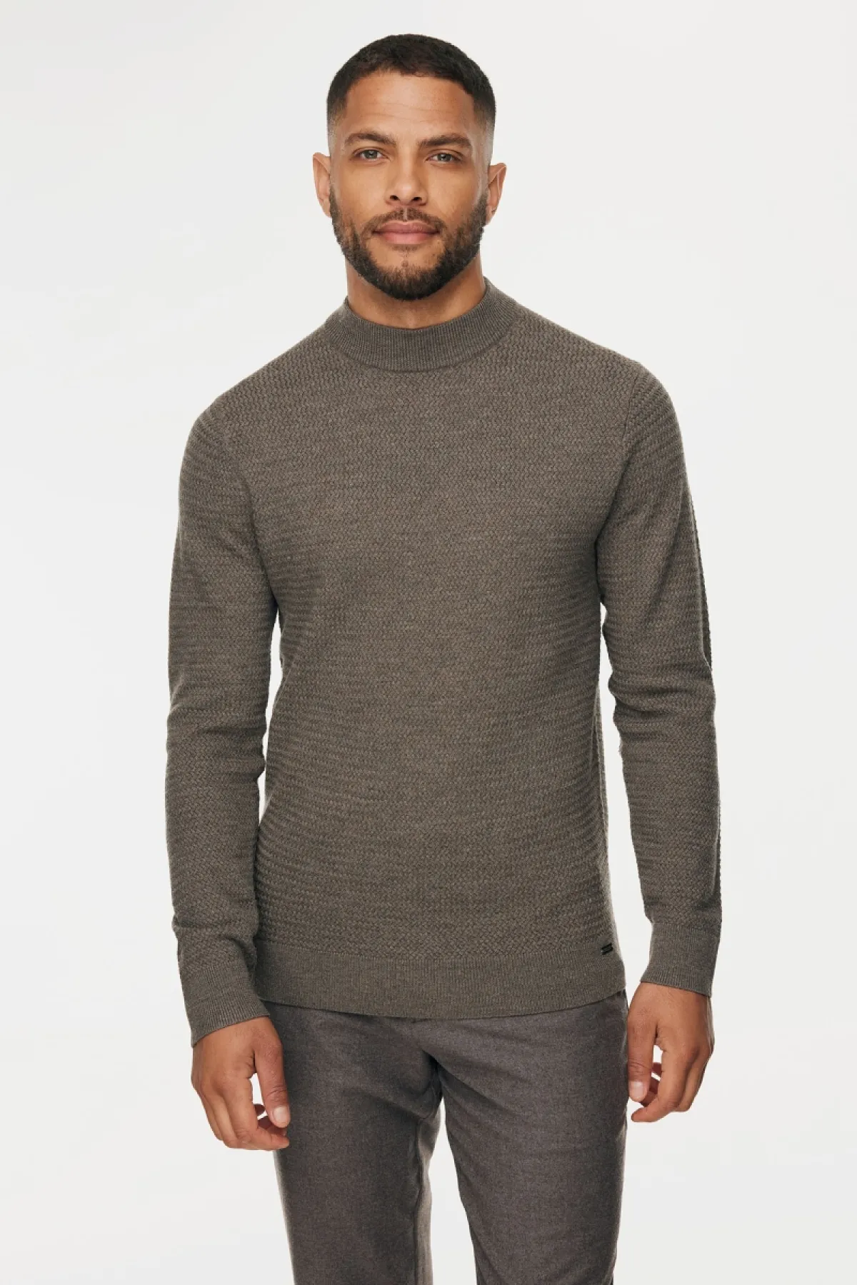 Structured Turtleneck | Bruin