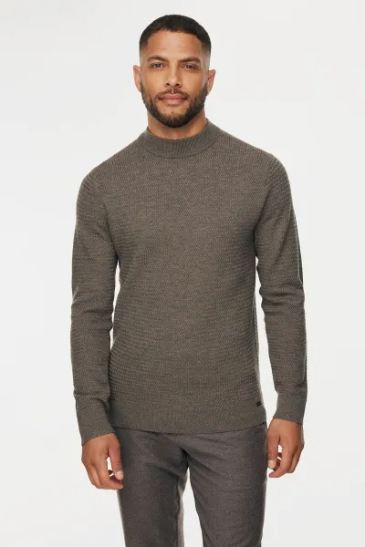 Structured Turtleneck | Bruin