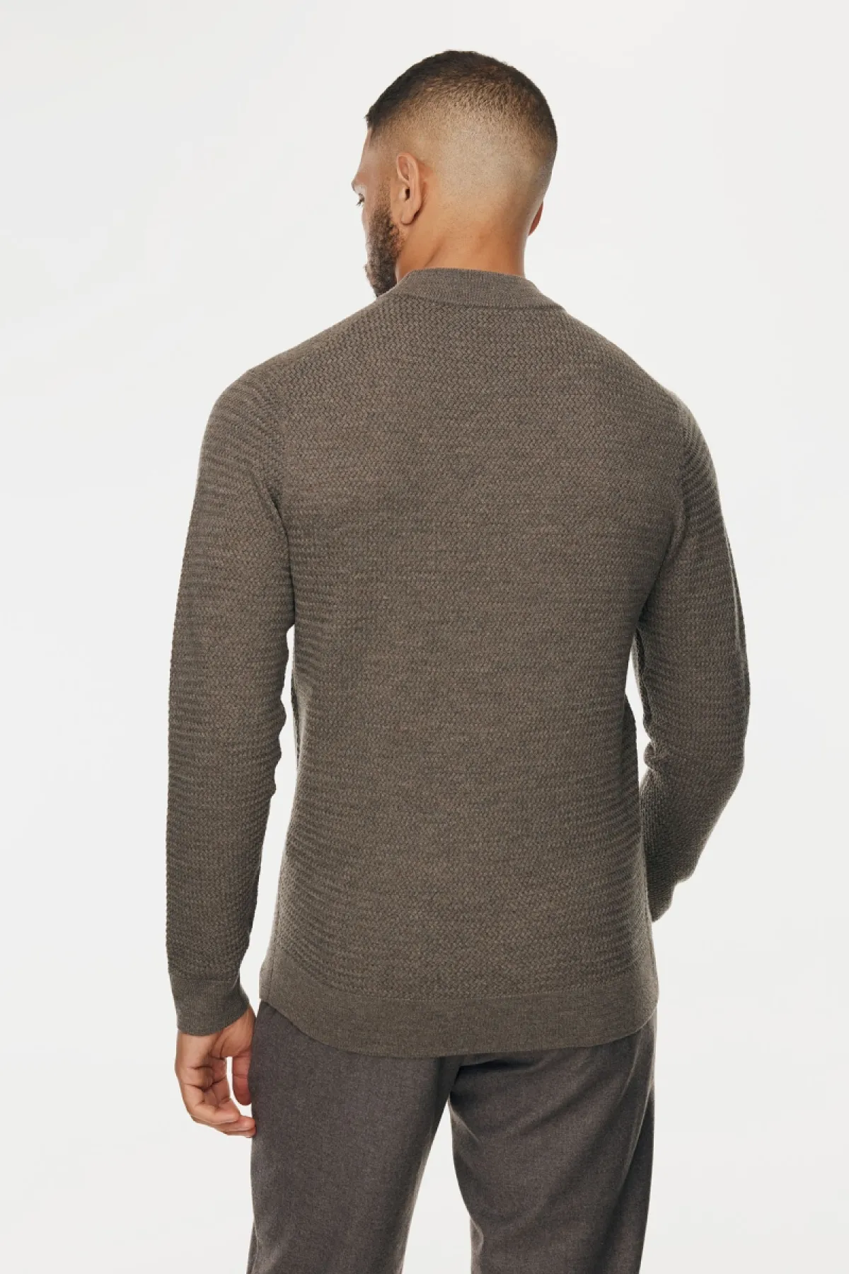 Structured Turtleneck | Bruin