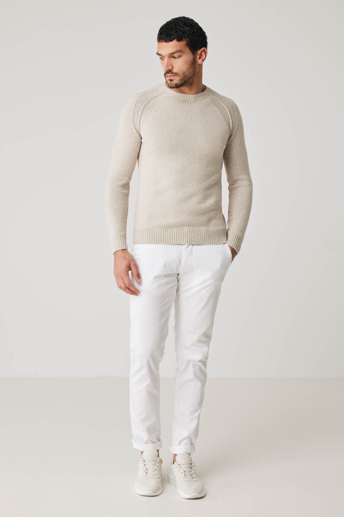 Beige trui ronde hals