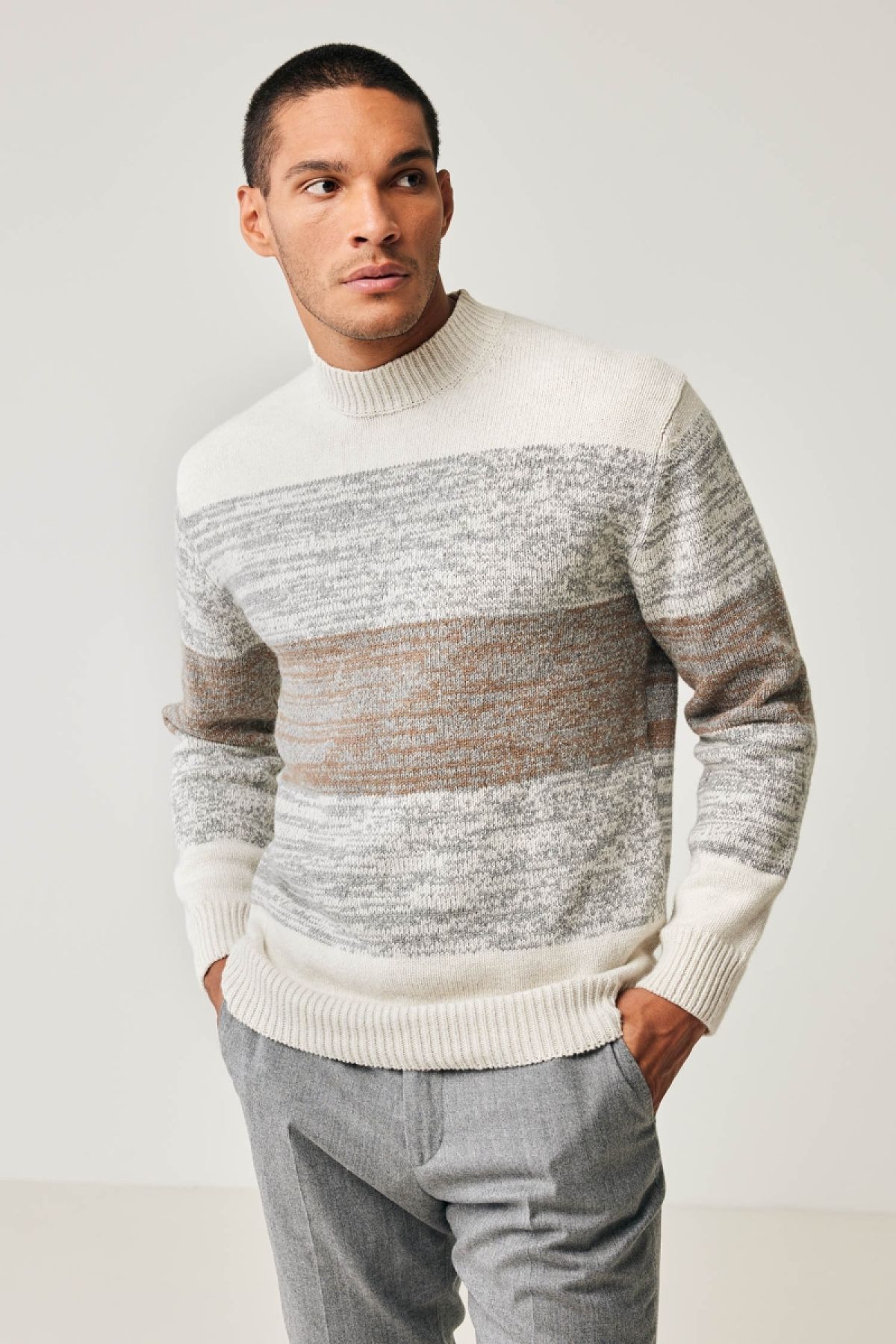 Off-white jacquard turtle