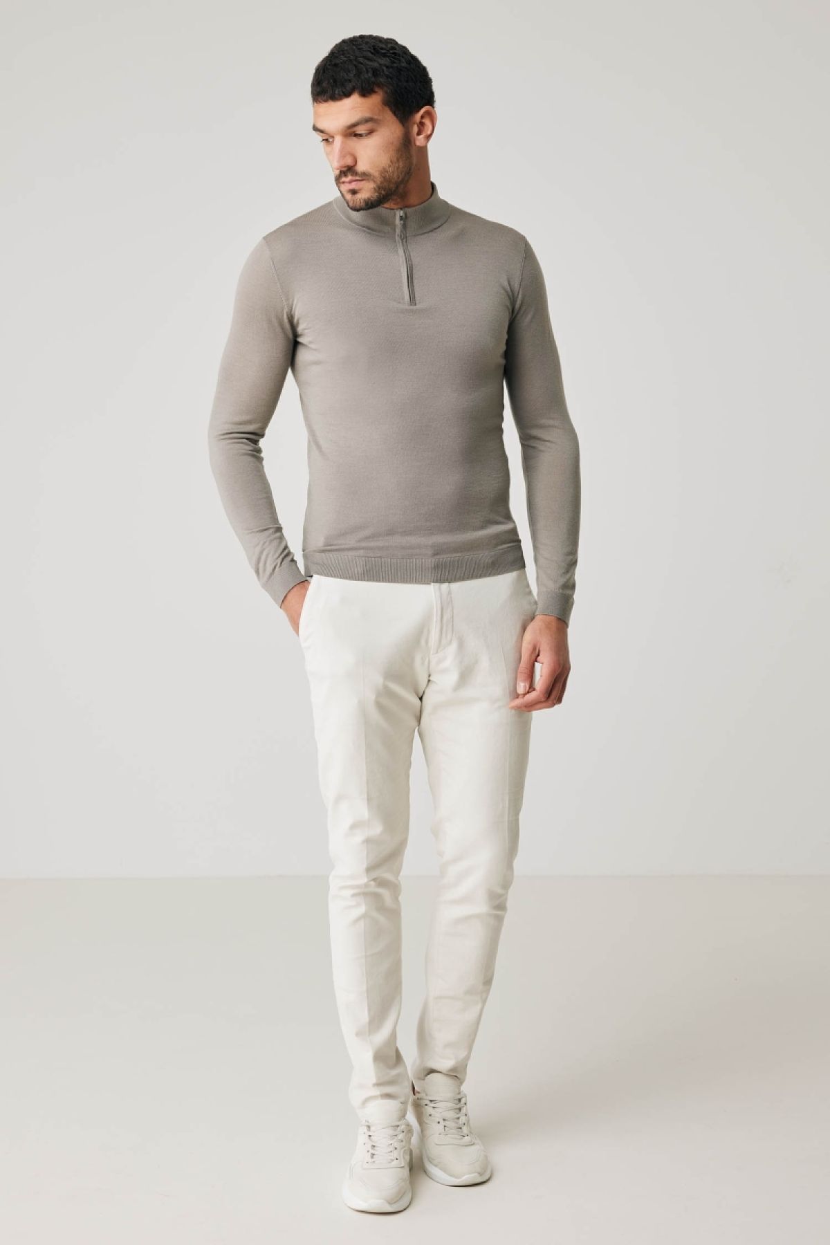 Gold turtle zip beige